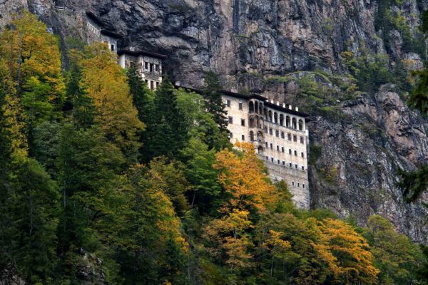 5e7b3057a2f1999866ca33fa Sumela Monastery Trabzon (37)